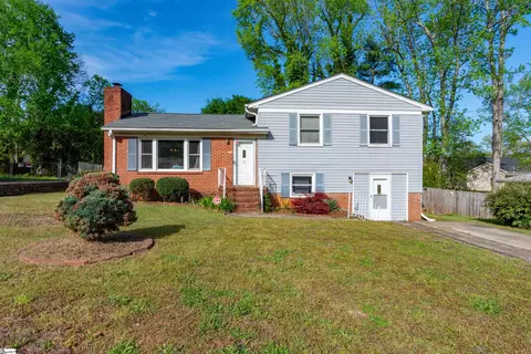 5 Pinefield Dr, Greenville, SC 29605