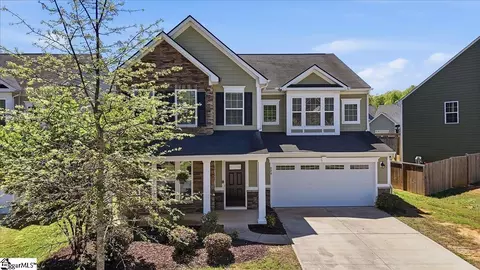 220 Waters Run Ln, Simpsonville, SC 29681