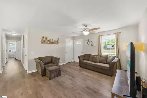Entry Way - 309 E Hampton Ave, Honea Path, SC 29654 photo 1 of 1