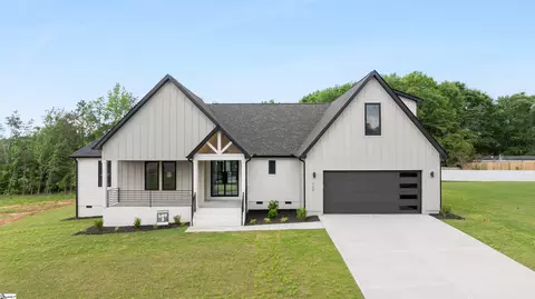 734 New South Ct, Wellford, SC 29385