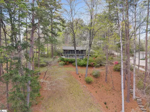 328 Harbor Dr, West Union, SC 29696