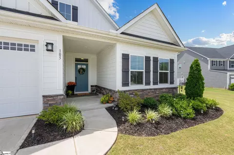 105 Comanche Trl, Simpsonville, SC 29680