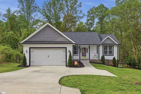 317 N Palmetto St, Liberty, SC 29657