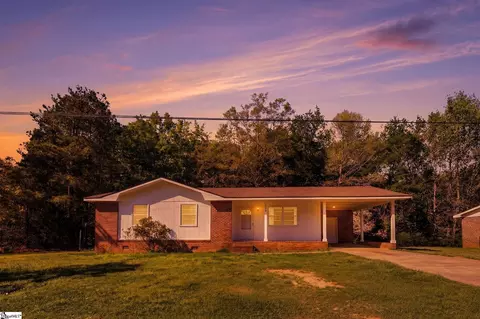 324 Tribble St, Honea Path, SC 29654 photo 2