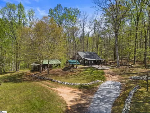 36 Key Hollow Ln, Travelers Rest, SC 29690