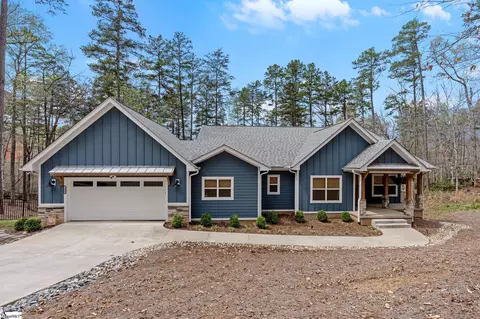 1408 Cool Ridge Dr, Seneca, SC 29672