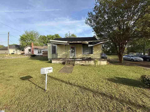 23 Earnhardt St, Greenville, SC 29609