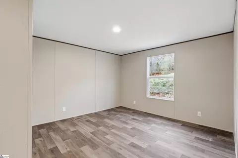 Bedroom - 566 Connelly Rd, Pickens, SC 29671 photo 3 of 3