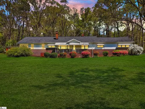 826 Pickens Dr, Liberty, SC 29657