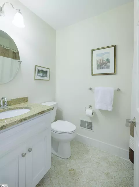 Bath - 512 Devenger Rd, Greer, SC 29650 photo 4 of 5