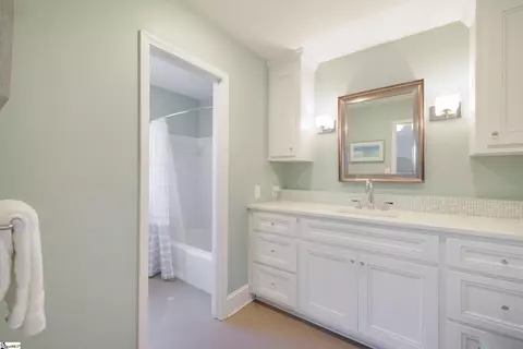 Bath - 512 Devenger Rd, Greer, SC 29650 photo 1 of 5