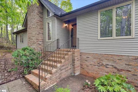 120 Packs Mountain Ridge Rd, Taylors, SC 29687