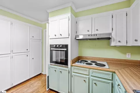 Kitchen - 105 Middle Brook Rd, Greer, SC 29650 photo 3 of 5