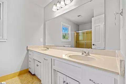 Bath - 105 Middle Brook Rd, Greer, SC 29650 photo 2 of 4