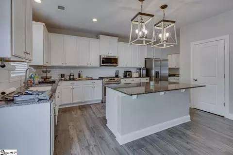 Kitchen - 115 Mayfield Crossing Ln, Greer, SC 29651 photo 3 of 4
