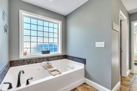 Bath - 58 Jude Ct, Greer, SC 29651 photo 3 of 4