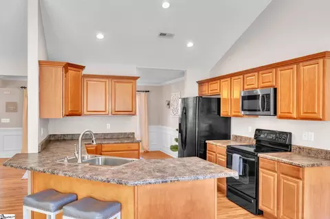Kitchen - 58 Jude Ct, Greer, SC 29651 photo 2 of 4
