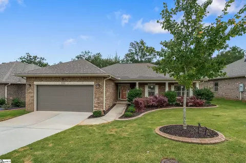 106 Starlight Dr, Greenville, SC 29605
