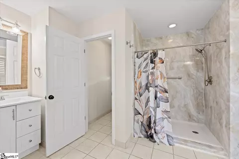 Bath - 110 Hickory Run Dr, Easley, SC 29642 photo 3 of 4