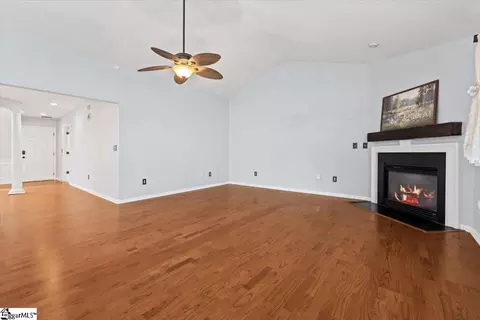 Living - 110 Hickory Run Dr, Easley, SC 29642 photo 3 of 5