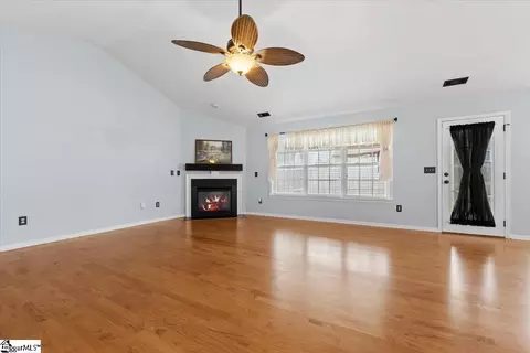 Living - 110 Hickory Run Dr, Easley, SC 29642 photo 2 of 5