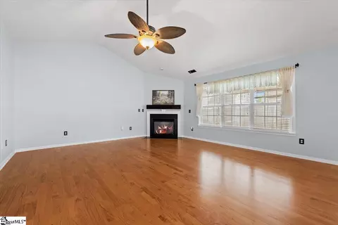 Living - 110 Hickory Run Dr, Easley, SC 29642 photo 4 of 5
