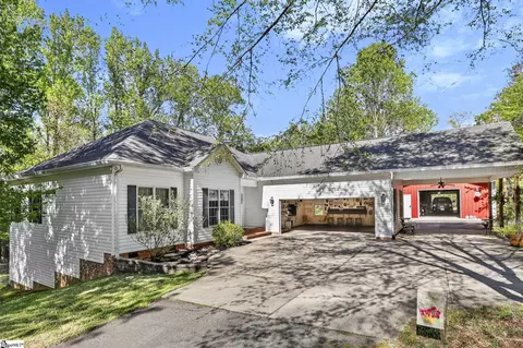 181 Lake Dr, Greer, SC 29651