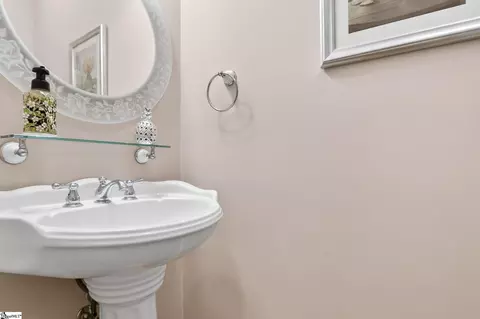 Bath - 181 Lake Dr, Greer, SC 29651 photo 2 of 4