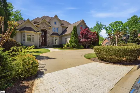 9 Collins Crest Ct, Greenville, SC 29607