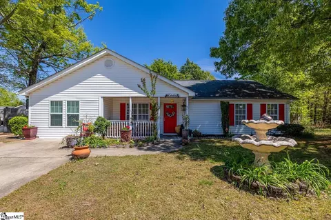 3 Winter Pl, Fountain Inn, SC 29644