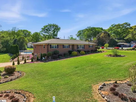 300 Bethel Dr, Mauldin, SC 29662