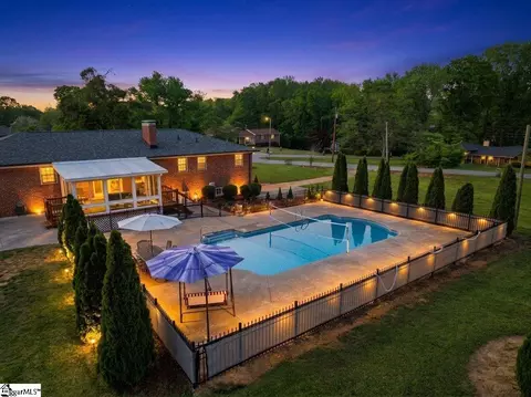 300 Bethel Dr, Mauldin, SC 29662