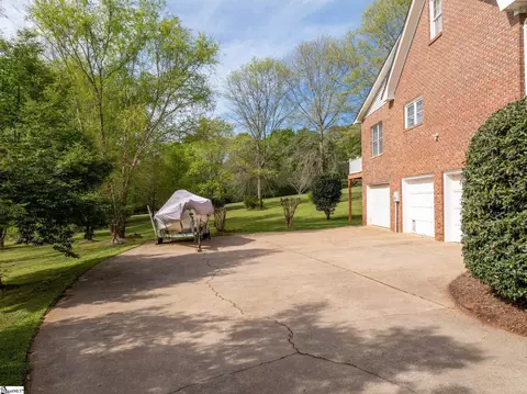 Exterior - 528 Riveredge Ct, Moore, SC 29369 photo 4 of 10