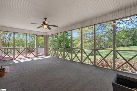 Exterior - 528 Riveredge Ct, Moore, SC 29369 photo 5 of 10