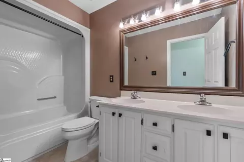 Bath - 528 Riveredge Ct, Moore, SC 29369 photo 6 of 8