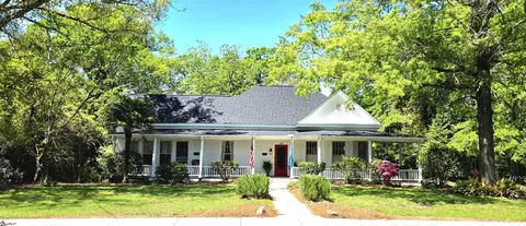 302 River St, Belton, SC 29627