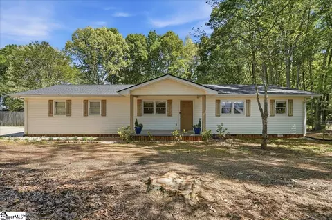 501 Hickory Ln, Pendleton, SC 29670