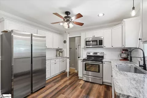Kitchen - 501 Hickory Ln, Pendleton, SC 29670 photo 1 of 2