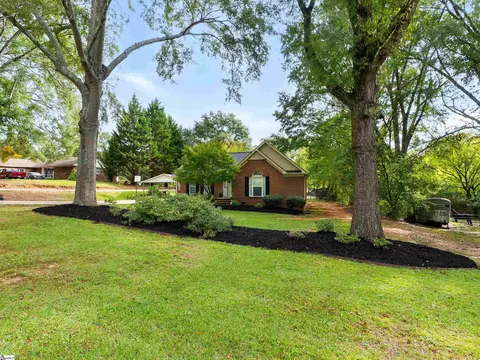 15990 Asheville Hwy, Campobello, SC 29322