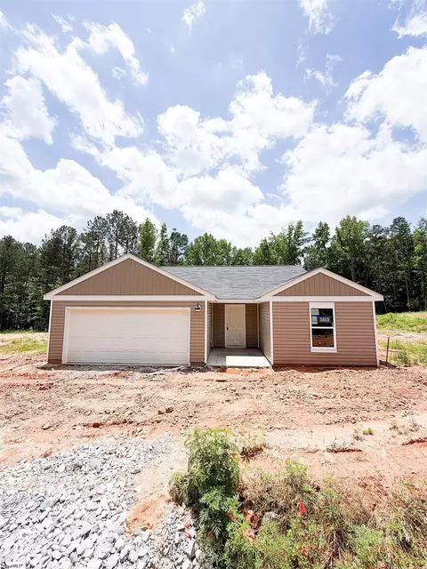 104 Heatherwood Dr, Gray Court, SC 29645