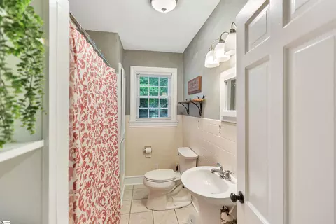 Bath - 25 Central Ave, Honea Path, SC 29654 photo 3 of 4