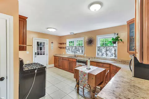 Kitchen - 25 Central Ave, Honea Path, SC 29654 photo 1 of 4