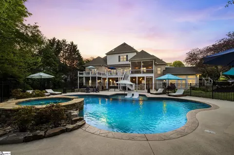 5 Norman Pl, Greenville, SC 29615