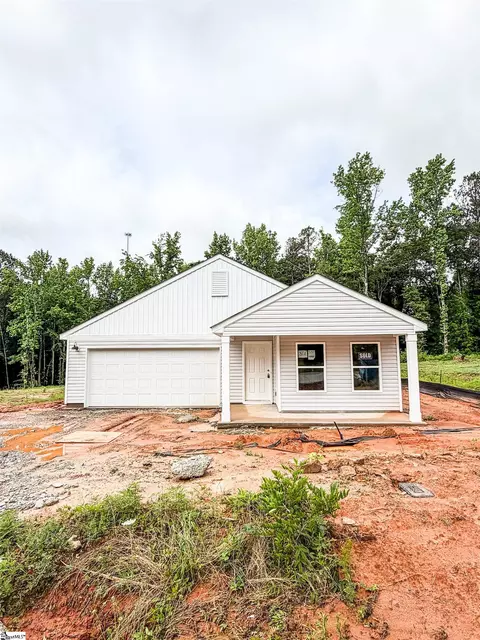 102 Heatherwood Dr, Gray Court, SC 29645
