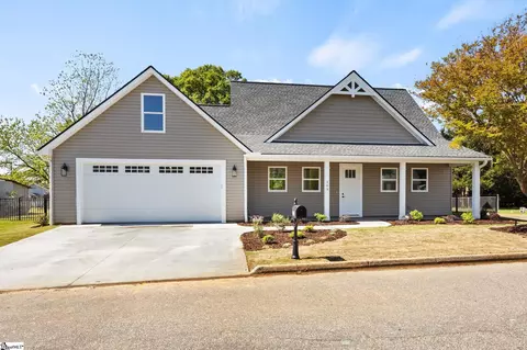 203 Delano Ave, Greer, SC 29650
