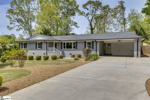 4 Wayne Dr, Taylors, SC 29687