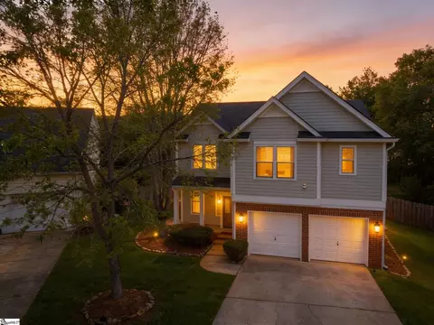 17 Summerfield Ct, Simpsonville, SC 29680