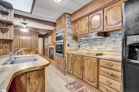 270 Red Hawk Dr, Campobello, SC 29322 photo 12