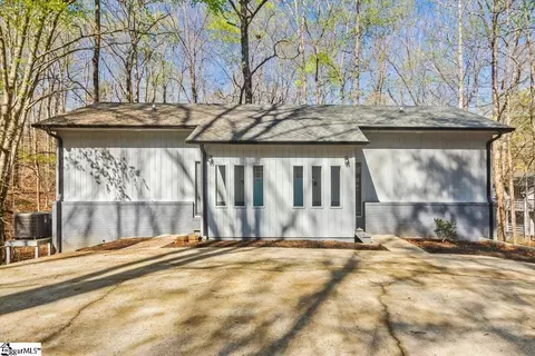 6 Villa Dr, Westminster, SC 29693