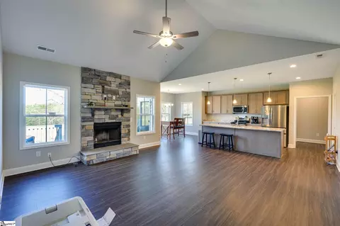 Living - 303 Terry Rd, Bostic, NC 28018 photo 4 of 5